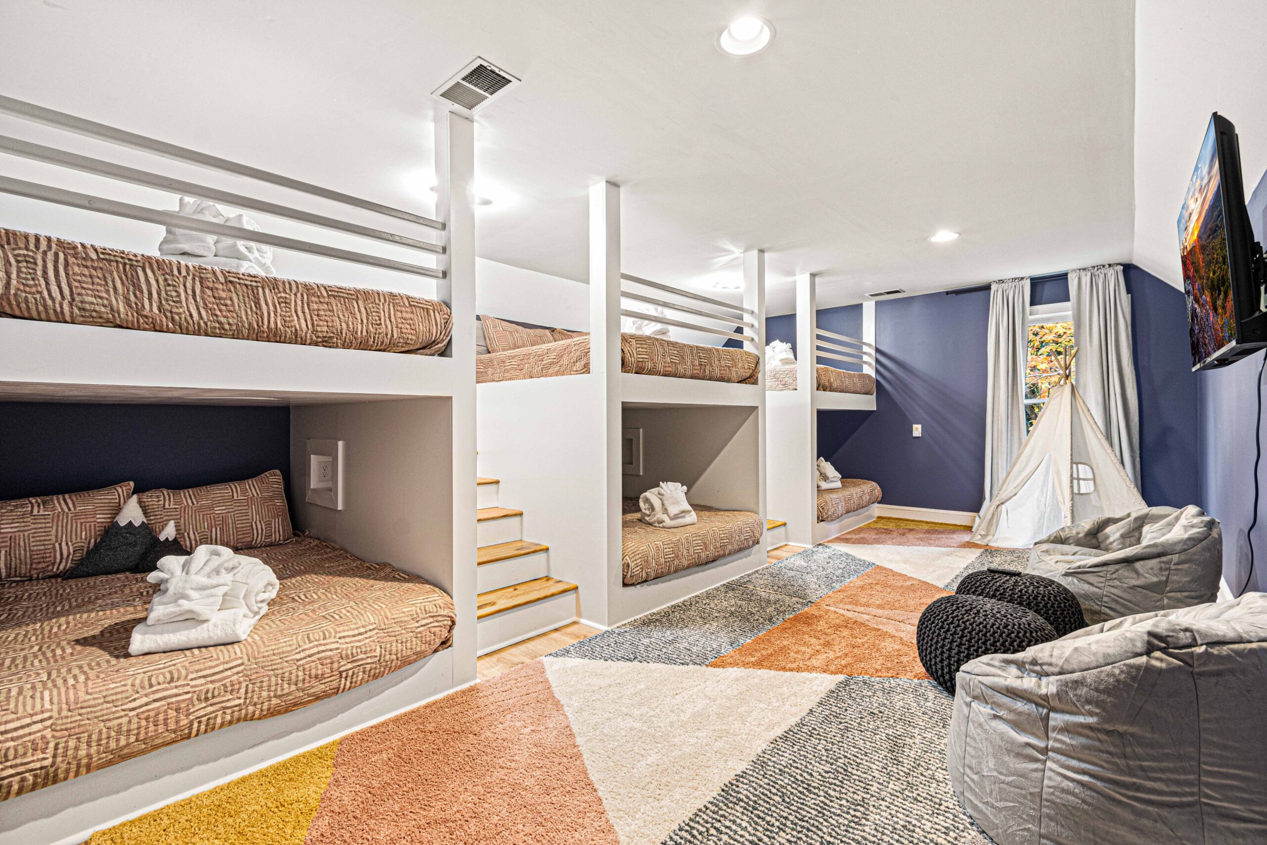 Upstairs Bedroom Bunks (2)
